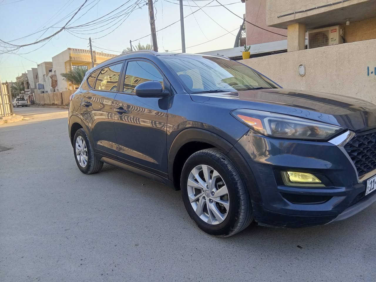 السلام عليكم توسان موديل 2019وارد امريكي صور الحادث وسونار منشورات السياره جديده  وجاهزه مكينه وكير وحداديه تبريد ثلج صدر تايرات جديد مكفولات ماشيه100الف العنوان بغداد رقم تلفون *********** السعر 132$ وبي مجال شي بسيط
