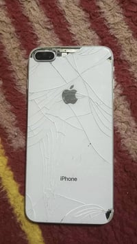 ايفون ٨ بلس • ٢٥٦ • الموصل الايسر