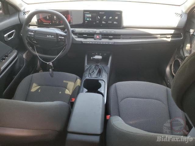 لسلام عليكم                                                                    كيا كي فور موديل 2025  دخول جديد بدون رقم على حادثه صور الحادث هاي مكان السياره بغداد الشعب الاتصال على الرقم ***********.                                     ***********
