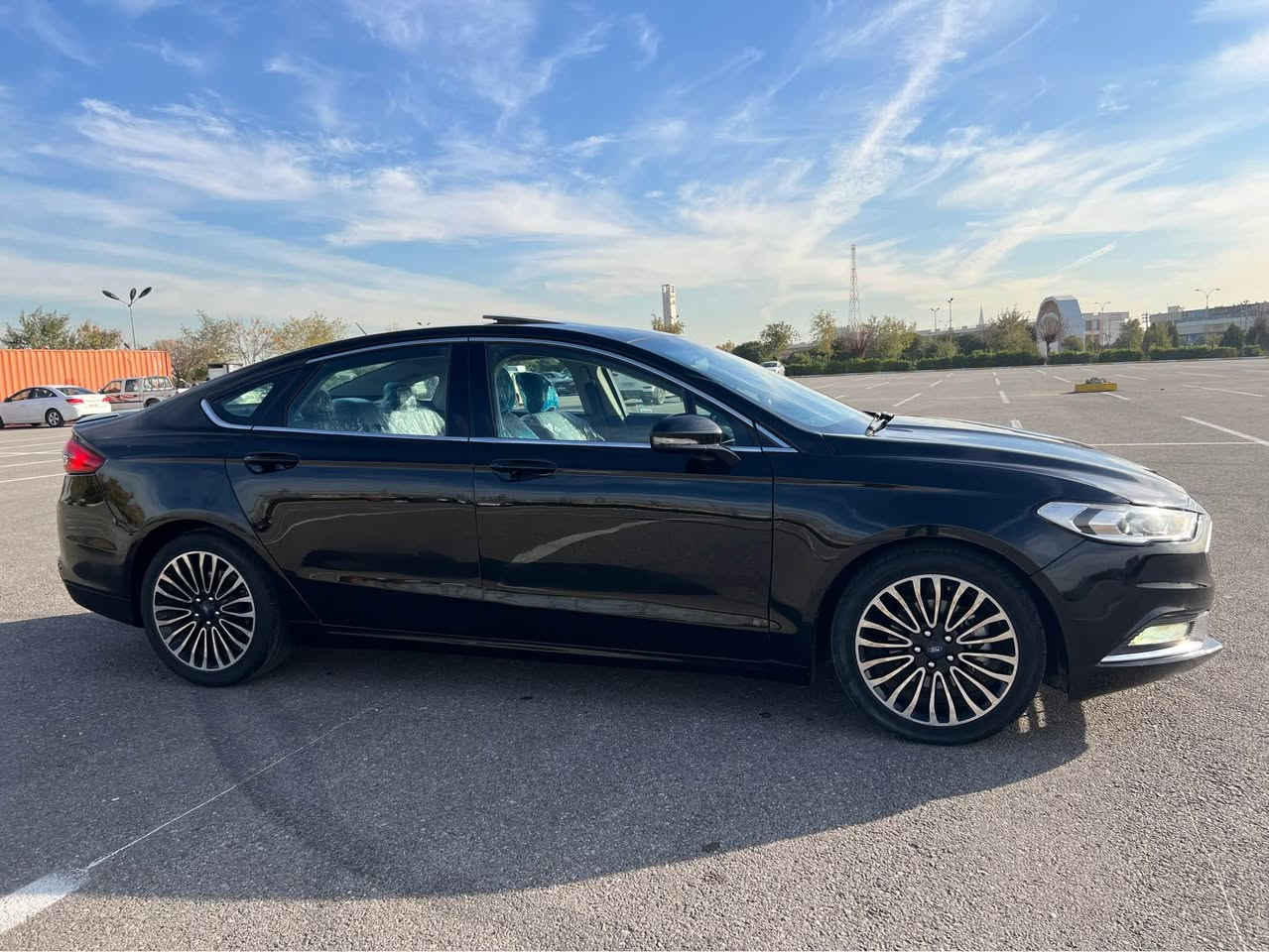 فۆرد فیوژن محرک ٢.٥مرغوب٢٠١٧
مواصفات se
فول فول
فتحە 
کشنات کهربائی
کشنات هتر
تبرید مرکزی
لایت لید
رادار کامیرا
شاشە کبیر
محرک کیر بشرط
تبرید بشرط 
کهربائیات بشرط
رقم سنویە جدید
سیارە فقط لجمالیە صبغ حیزام 
بدون دواجل بدون ارباک 
بجم کبس 
سیارە حیل نظیفە 
مکان اربیل
سعر ١١٥معاملە
***********واتساب أربيل, العراق
