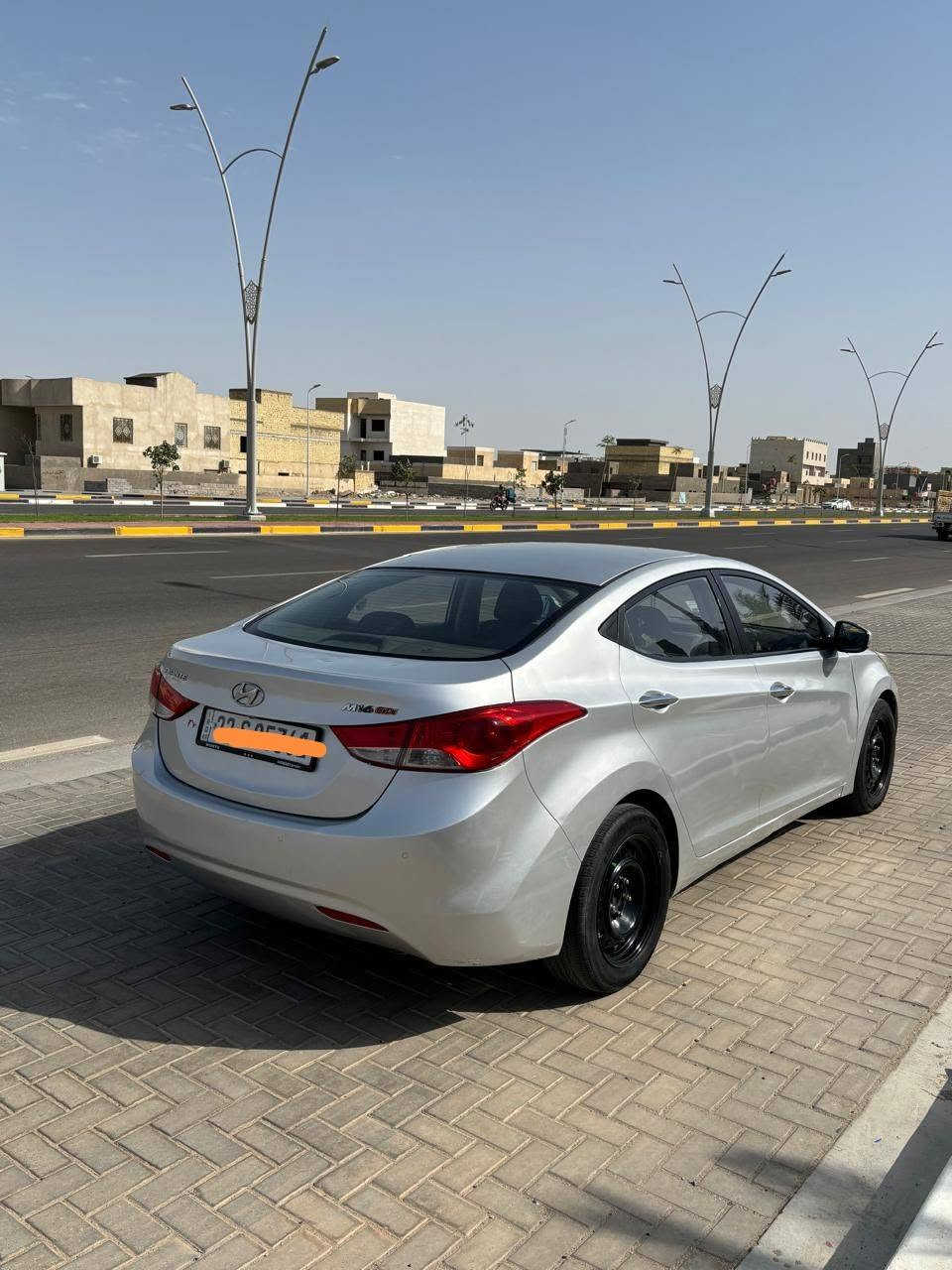 انتره 14 كصه جنطه 
مكينه 1800متومه طبق الأصل
مكينه كير حداديه كفاله تخم تاير
تبريد ثلج ❄️ تدفئه شاشه رادار 
سياره جديده وجاهزه من كلشي
لسعر 42 مكاني ناصريه شطره
***********
