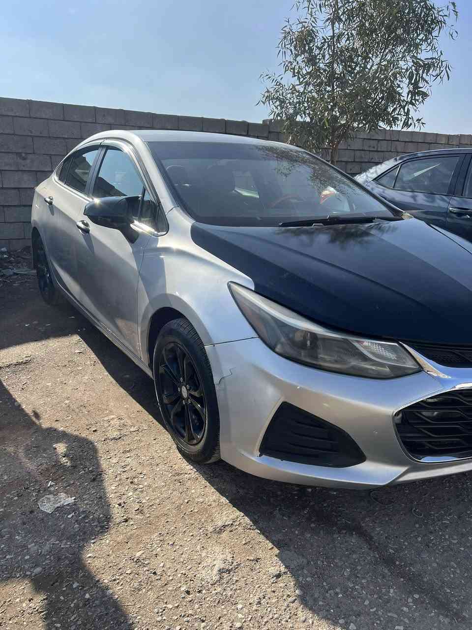 سلام عليكم كروز 2019 للبيع فقط
4 قطع بدون دواخل 
ماشيه 143mi 
محرك 1.4 توربو ✈️
كير ومحرك بشرط 
مواصفات تشغيل عن بعد 
اوتو ستوب
فول تحكمات 
سياره داخله للعراق كليـن فقـط دعاميه 
سياره بل واقع احلى من الصور.
للتواصل : ***********
