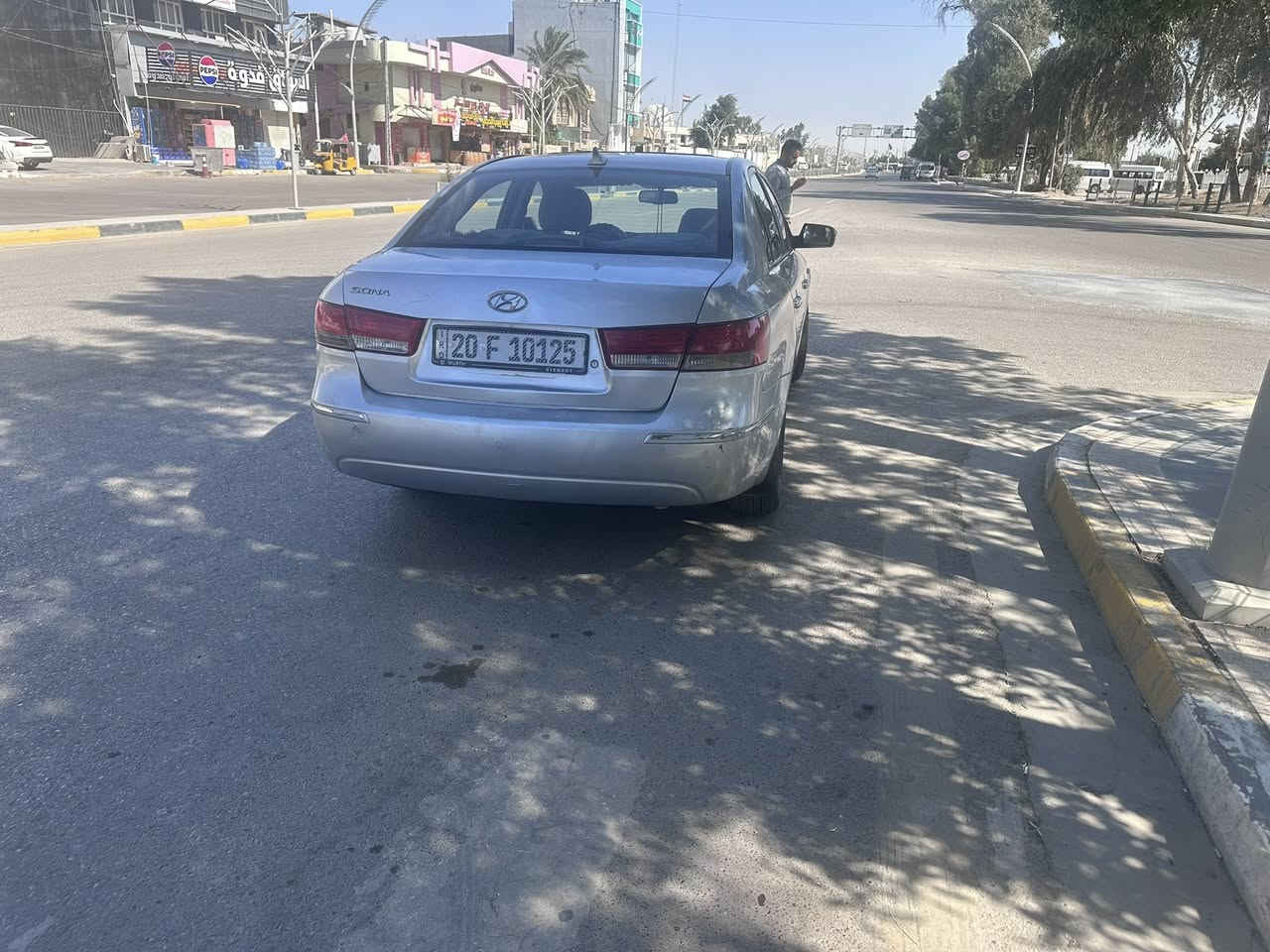 بسم الله الرحمن الرحيم
السلام عليكم 
للبيع 
سوناتا خليجي موديل ٢٠١٠  
الرقم الدولي باسمي 
محرك 2400  
كفالة عامة من الضربة والصبغ والعيب الشرعي فقط باب خلفي 
محرك وكير  مكفولات 
تخم تاير حدادية كله جديد 
السيارة حيل نضيفة  واحلى من الصور 
بدون اي نقص ربع متصرف عليها
السعر ١١٠ وبيها مجال قليل 
للتواصل عالرقم 

  بي واتساب   ***********
