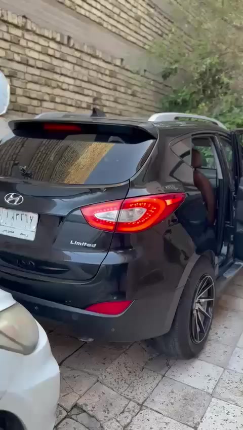 السلام عليكم هونداي توسان للبيع  مديل  2015  وارد أمريكي رقم السياره واسط ضرر السياره جاملغ  وصبغ البنيد  الجماليه السعر على الخاص العنوان  واسط /الكوت / كفاءات رقم الهاتف /***********
