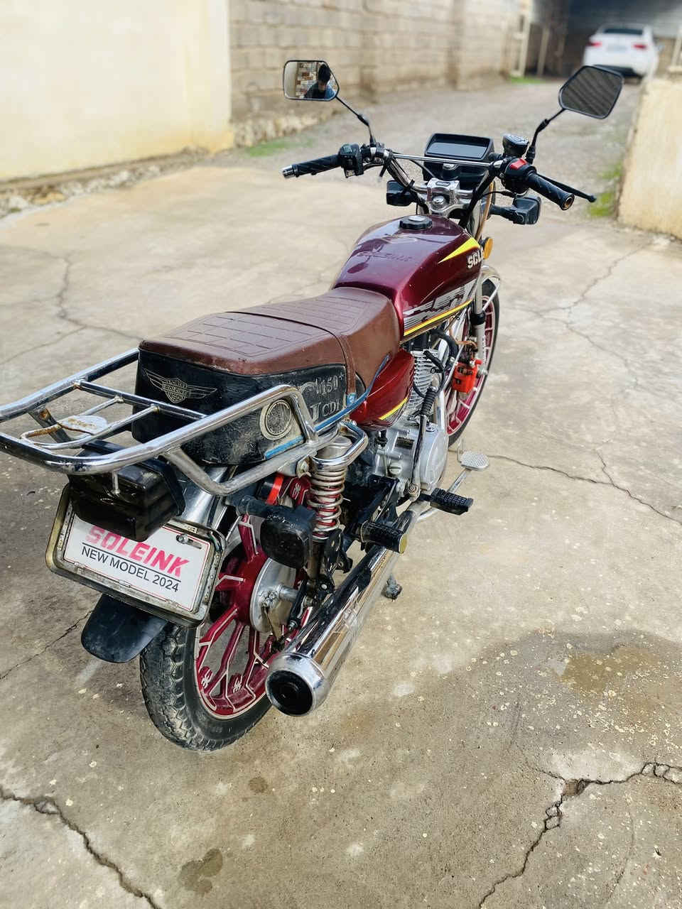 السلام عليكم للبيع سيفان سونك موديل 24 كلشي شرط كلشي شغال محرك شرط 
جنوب الموصل ناحية القيارة قرية الحود 
السعر 675 وبي مجال
***********
