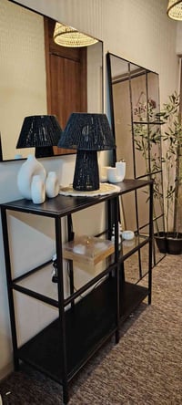 مدخل ايكيا • مرايا كبيرة