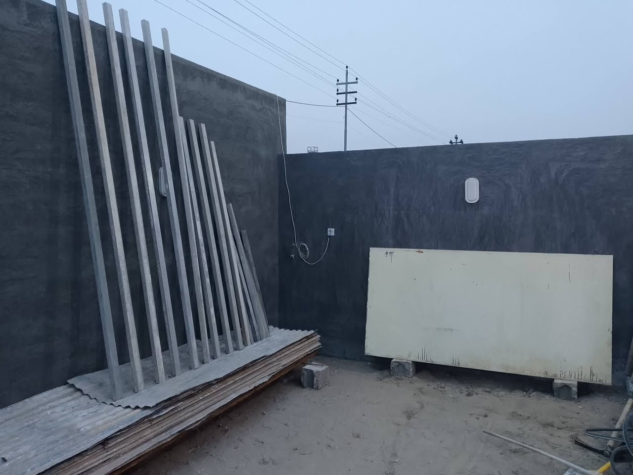 سكله بياض ومساطر المنيوم وبلاويد فايبر كلاص يرهم ميز  سحب ديكور  مكاني الجغيفي الثانيه *********** غير متواجد عالفيس
