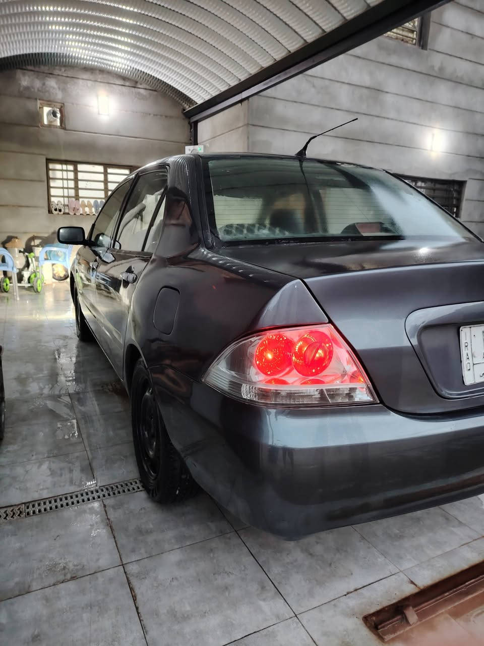 السلام عليكم اخوان لانسر ١٠ خليجي السياره جديدة بمعنى الكلمة واحلى من الصور بالحقيقة مصبوغه عام جراد جان بيهه وضربة جاملغ خلفي وطختين بسيطات وصبغتها رقم قادسية أكفلها كص عيب شرعي وضربة قوية شواصي بالكارتون مكينة كير كفالة كلشي شغال بيهه شركة السعر ٦٧ مال بيع مكان السياره الديوانية فلكة شارع ٦٠ هاتف *********** وهاي كل التفاصيل فوك مع الود والاحترام
