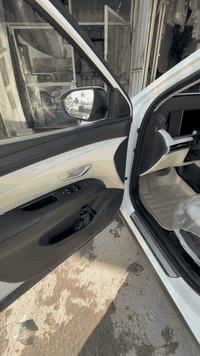 السلام عليكم للبيع ٢٠٢٦ فول فقط قماره حديد ماشيه ٧٠٠٠ ألف و ٢٠٠ قابل لزياده سياره بعدهي زيرو مكاني كربلاء سعرهه ٢٣٧ قفل مبايل ***********
