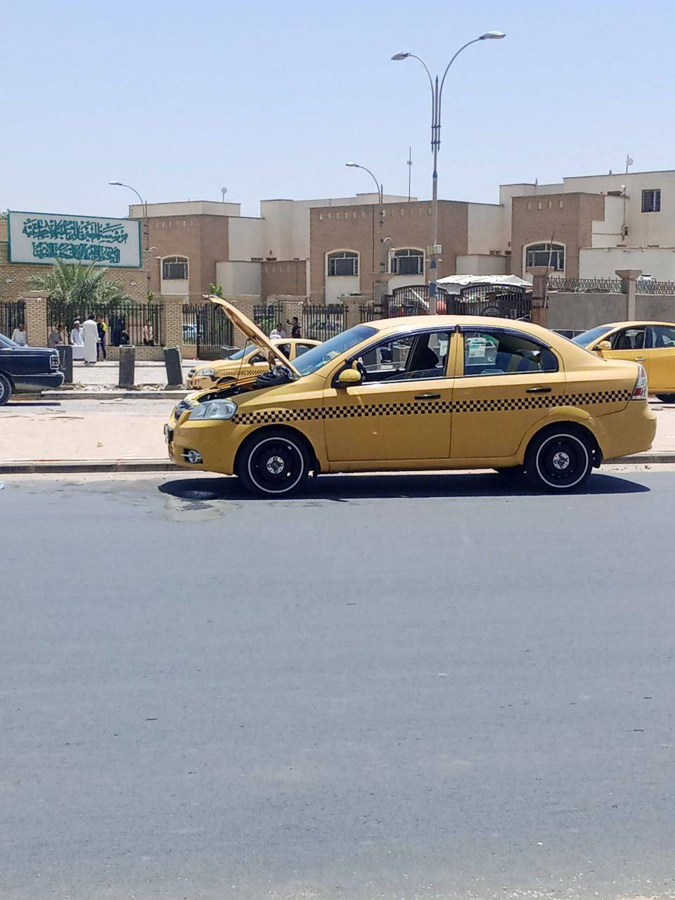 افيو مديل 11بسمي مصفره هيه وغرامات حداديه جديده تخم تاير جديد رقم نكليزي بيه جاملغ امامي بس سياره جديده سعر ٥٦بيه مجال ***********
