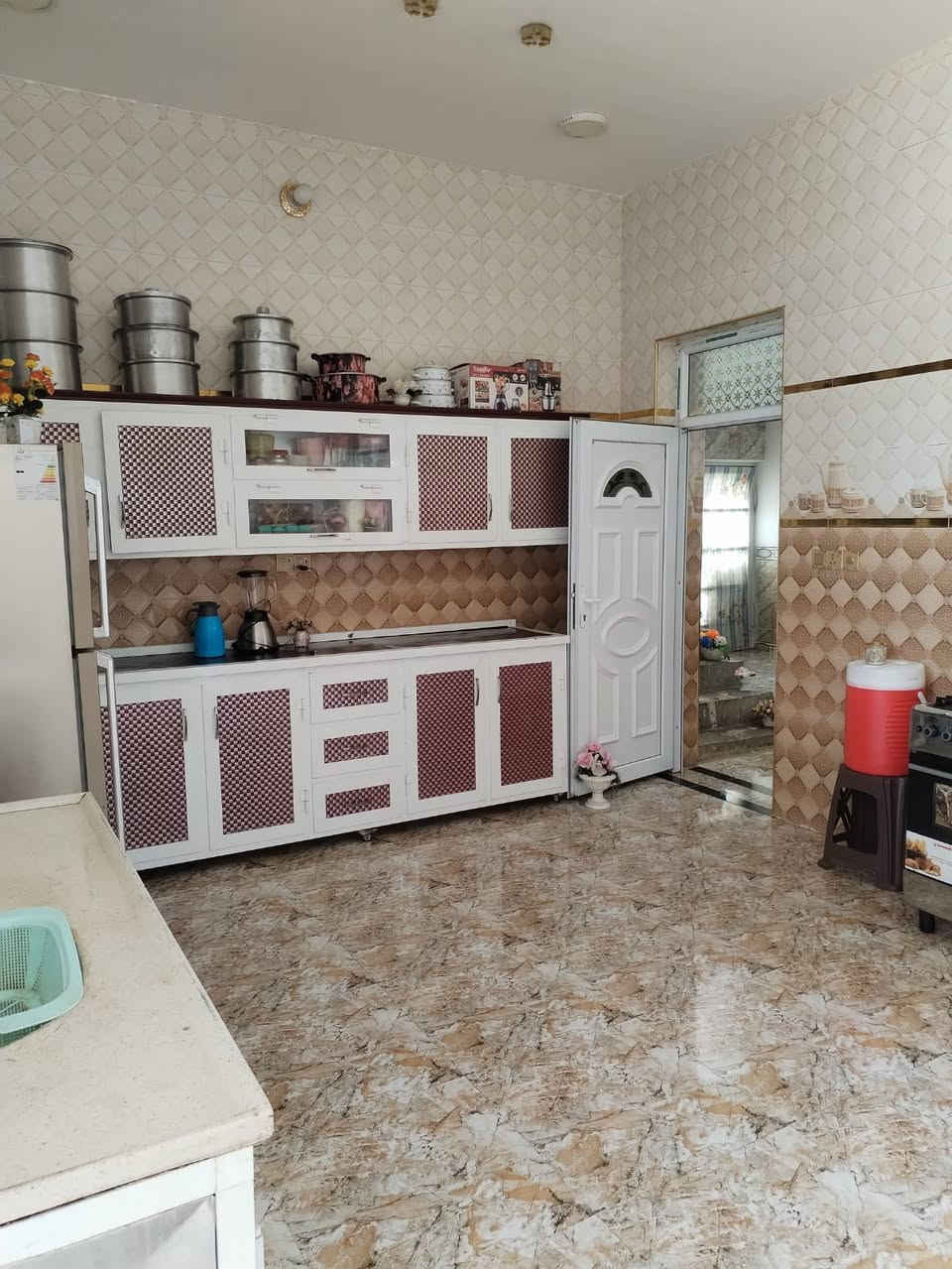 بيت البيع  الموقع / الرمادي /6 كيلو /قرب مجمع الهندسي/ وقرب قيادة شرطه الانبار
المسساحة 200متر 

تفاصيل البيت /  طابو صرف / طابقين  طابق ثاني غرفه وبيتونه الول بناء حجر طابق ثاني بلوك بيت فول كامل ناقص بس واجهيه/

السعر105مليون وبي مجال عدد القرف3/ 

للاستفسار ***********
