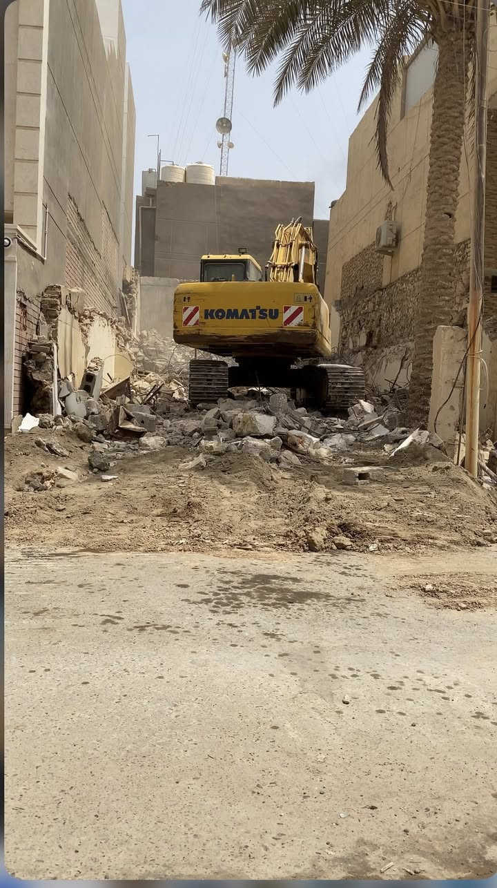 حفاره للبيع كوماتسو داش 7 حجم 210Lc
حفاره نظيفه زناجيل دواخل كشر كلشي مابيهه فقط نقص محرك متروكه صارلهه فتره 
مكانهه الانبار الرمادي سعر مناسب رقم سليمانيه 
للاستفسار على الرقم ***********
