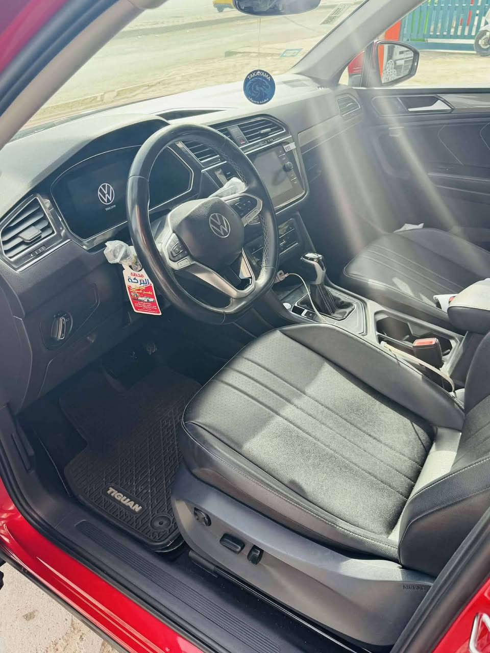 السلام عليكم تيكوان 23 رقم بغداد 7راكب مكينه 2000 معروفه سياره جديده ظرر فقط بنيد ودعاميه راجع سستم كامل ورقم شاصي وي الصور *********** السعر195وبيه مجال
