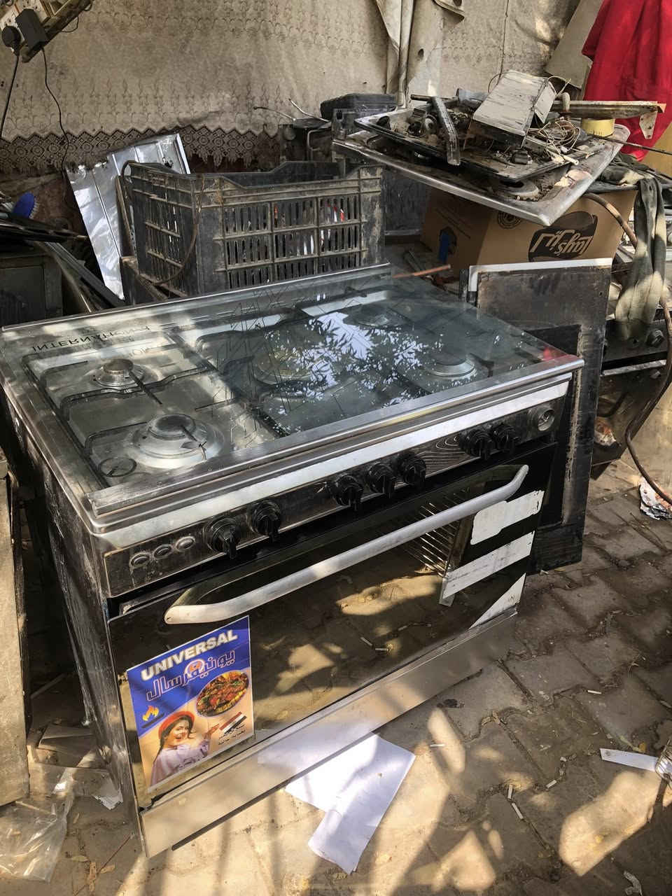 السلام عليكم اخوتي الكرام طباخ يونفرسال مصري للبيع بسعر ١٥٠ الف قفل ***********
