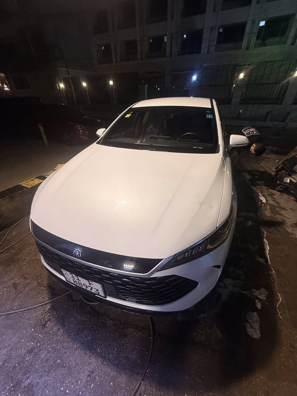 سلام عليكم byd كن بلص
ماشية 10 الاف 

بغداد باسمي 

بيها رصعتين خفيفة بلبنيد 

مكاني بغداد حي خضراء 

***********
