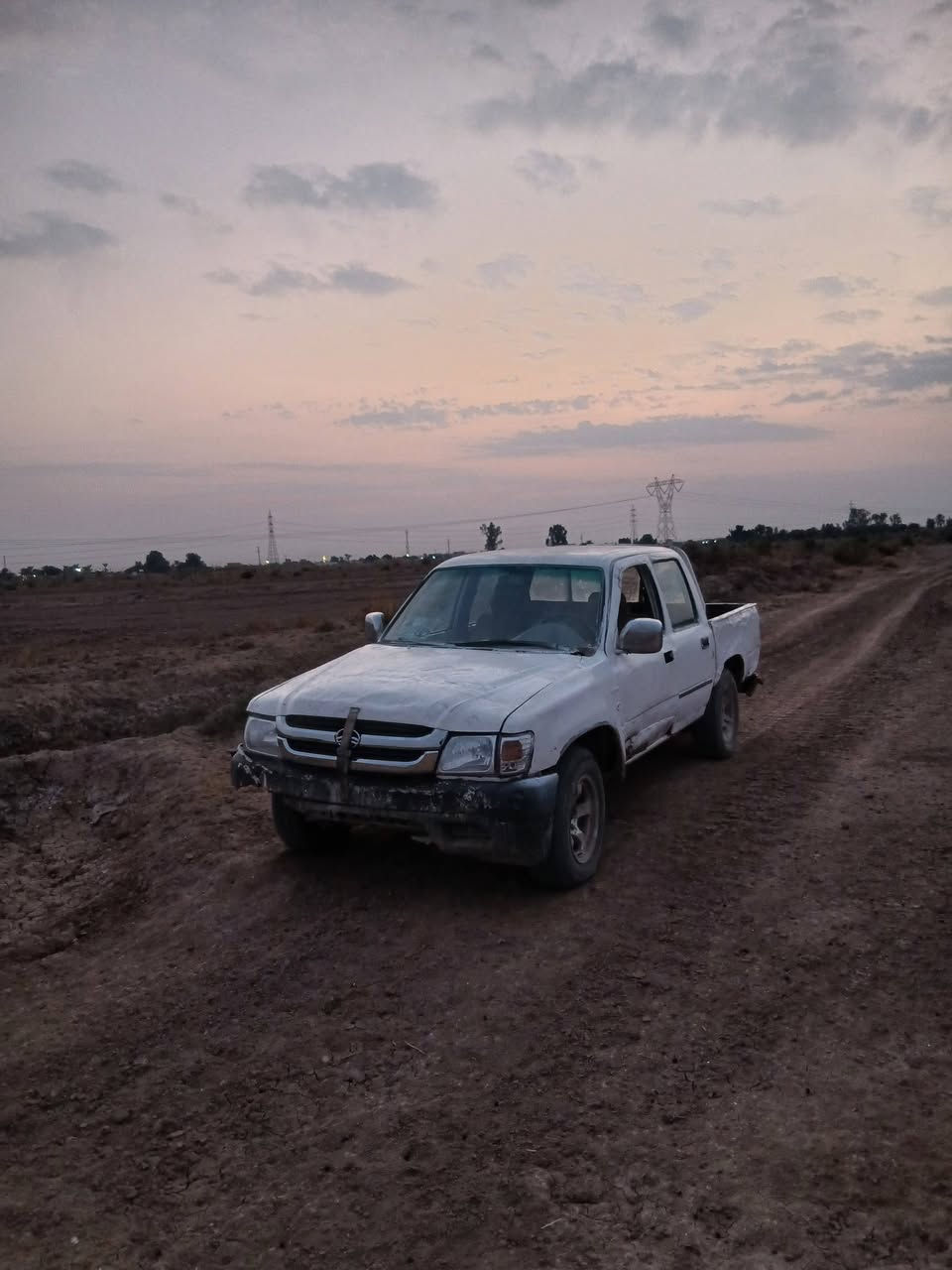 سلام عليكم
بيكم للبيع موديل 2006 بدون  كلك  السعر 10ورقات
للستفسار ***********
