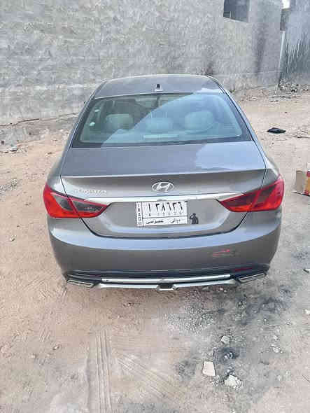 السلام عليكم 
(مراوس فقط بكيا عموشه نثيه نضيفه) ….
سوناتا ٢٠١١ وراد امريكي السياره نضيفه الي عنده يدخل خاص … مكلف بنشر  رقم صاحب السياره ***********
