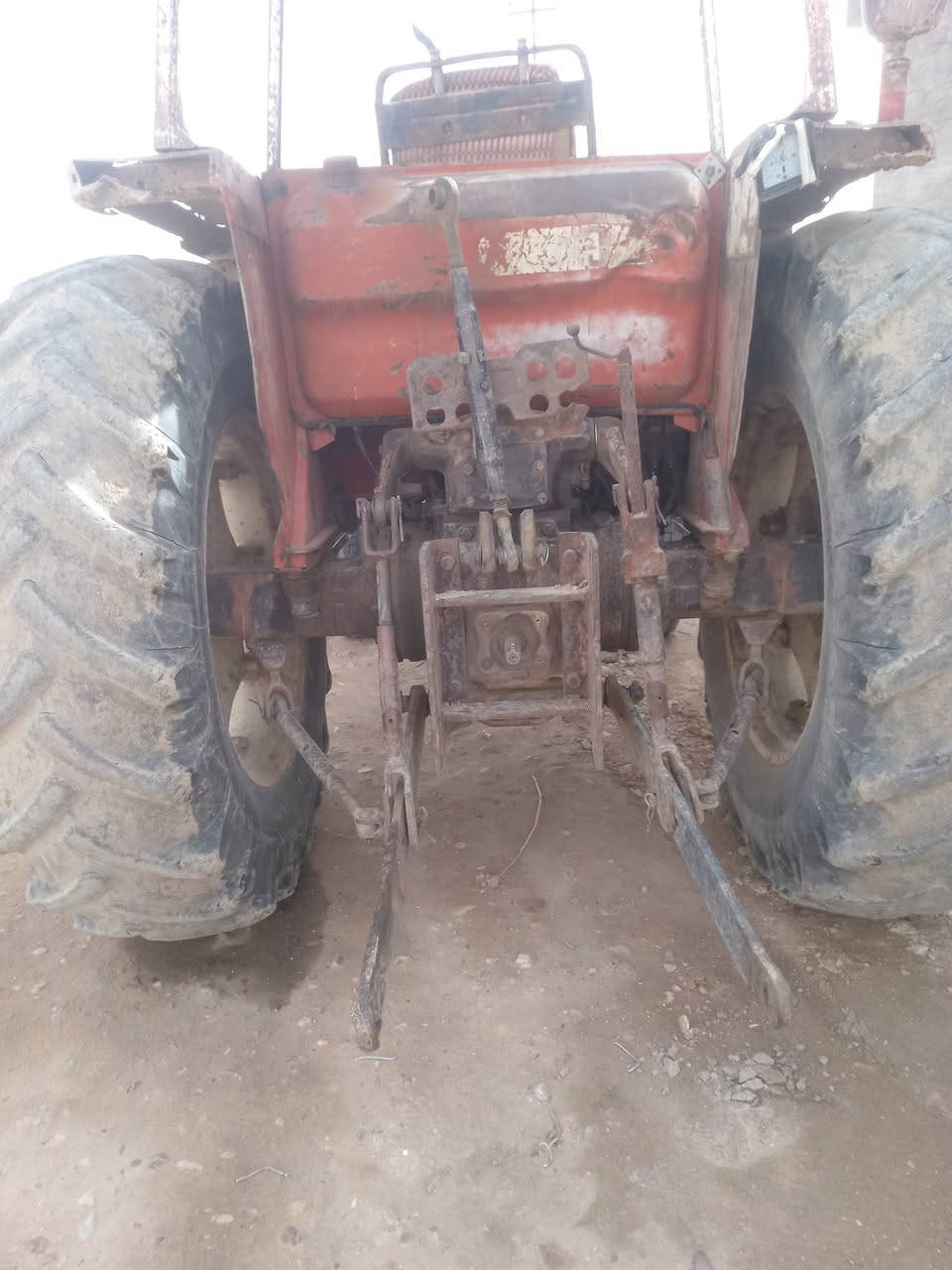 سلام عليكم تركتر فيات موديل ٨٢ مسجل كير ومحرك واكسل كافله سعر 11 مليون ونص وبي مجال مكان قريه العماري تعال وشوف بعينك اتصل ***********
