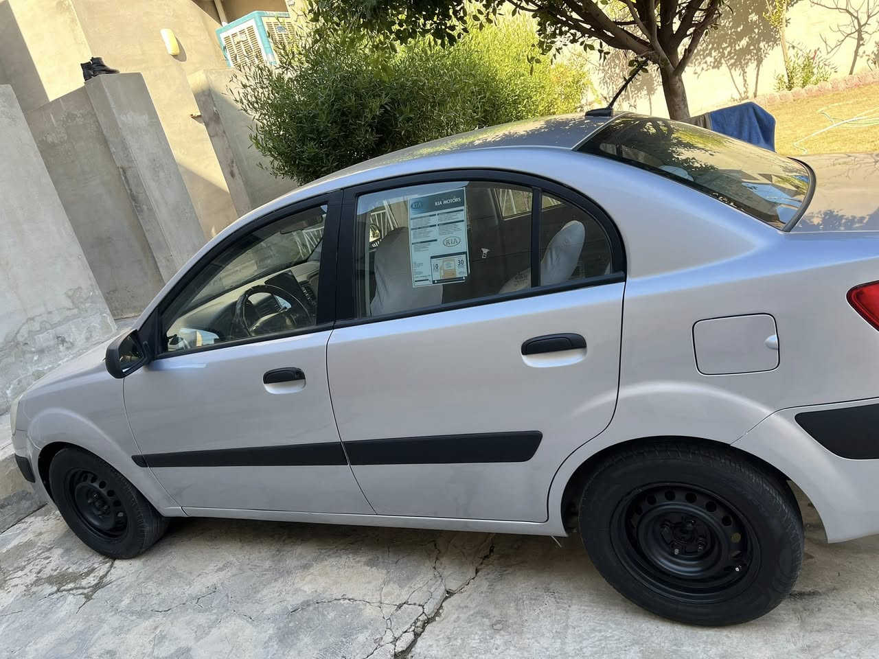 كيا ريو موديل 2009
محرك 16
كير اوتو 
سياره جاهزه وبدون اي مصرف 
صبغ عام جماليه فقط بدون دواخل وضربه 
بطاقه بانزين بيها 
سعر 78
شراي اتصل ***********
مجاوب ع تعليقات
