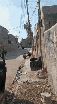 بيت 200متر شارع المدارس قريب على شارع العام للاستفسار ***********واتساب
