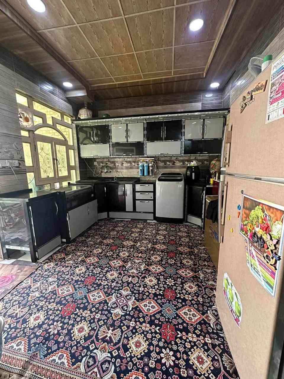 بيت في المناذره حي المطاط خلف المجمع السكني ١٠٠متر مربع يحتوي على غرفتان وصاله وستقبال وحمامات داخلي وخارجي باقي التفاصيل خاص ***********
