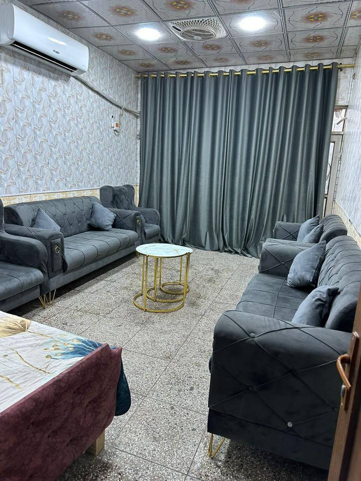 بيت للبيع ١٠٠ متر طابقين طابو صرف
الطابق الاول . متكون من غرفه وصاله واستقبال ومطبخ وتخاريج داخيله وتخاريج خارجيه ومكشوفه 

الطابق الثاني. متكون من غرفتين وتخاريج  

السعر ١٧٥

العنوان الكوفه الجمهوريه قرب النادي القديم قرب فلكه حبيب الرعاش  للاستفسار.***********
