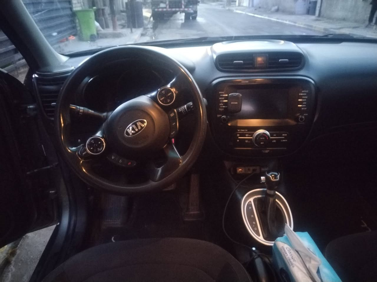 السلام عليكم كيا سول 2018  للبيع او مراوس حسب القناعة وارد امريكي حادث دعاميه فقط بدون ضرر صبغ دعاميه و تكحيل موضح بالسونار سياره جديده و ماناقصه شي كير اي تي المرغوب محرك 1600 تحكم ستيرن شاشه كار بلي تحديد مسار رقم اربيل دولي السعر 118بيه مجال شي بصيط الشراي يتصل على الرقم مكاني بغداد حي الجهاد ***********
