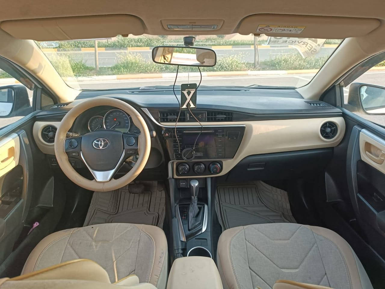 سلام عليكم كورلا موديل 2019 ياباني  خليجي لون ابيض ثلجي  مكفوله من الدعاميه الى الدعاميه تحكم استيرن جهتين مثبت سرعه اشاير بالمرأة مرايا كهربائي تبريد ثلج تدفئه شغاله سياره نظيفه ومال بيت  بيه شبرين صبغ في خشم البنيد بدون اي ضربه گير محرك مكفوله لا صرف ولا بخار ولا مفتوح بشرط محرك 1800 ماشيه 94 حقيقي اسبير شركه حداديه تايرات جديده اتصل *********** عنوان قضاء كلار محافظة سليمانيه
