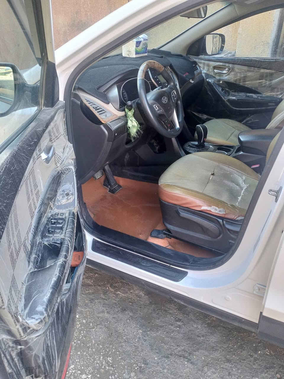 سنتافيا موديل 14 خليجي نص فول مكفول رقم بابل للاستفسار أكثر رقم صاحب السياره ***********
