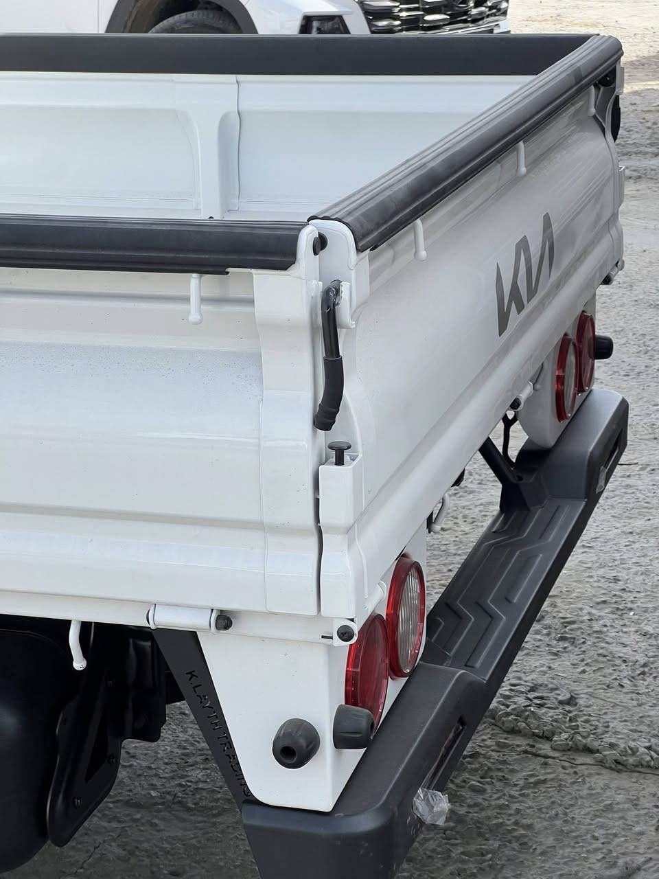 السلام عليكم ورحمة الله وبركاتة
كيا بنكو موديل 2026
زيرو غير مستعمل 
شامل الرقم 
شامل الدعامية 
السعر 168 قفل قفل قفل مرقم 
مكانه بغداد الويسفيه فتحة البوعامر السريع الدولي باتجاه ابو غريب معرض خيرات الكرم
***********
***********
