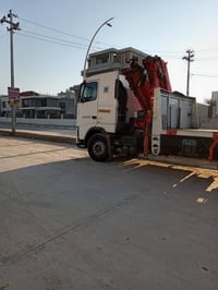 سيارة ڤالڤو موديل 2005 فوول  مواصفات كرين هياب 11 طن 5 سلايت ريمونت سن...