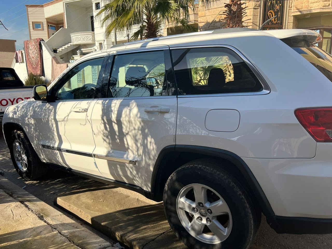 سیارە جێپ لاریدو 2011 
مکینە 6  پستن  3.6 
گێڕ و مەکینە نە ڤەکرینە و ب شەرتن
تحویل ب شەرتە 
بێ تەقڕەقە
بێ بۆیاغە بێ دەعمە
بصمة یە
ستێڕن تحکم 
تلفۆن....     ***********
ــــــــــــــــــــــــــــــــــــــــــــــــــ
السیارة جيب لاريدو 2011
مكينة 6 بستن    3.6
الكير و المحرك بلادي  نظيف بشرط
التحويل بشرط
بدون صبغ و بدون دعم
بصمة تشغيل
تحكم ستیرن
السيارة نظيفة و حلوة
تلفون....   *********** سميل, دهوك
