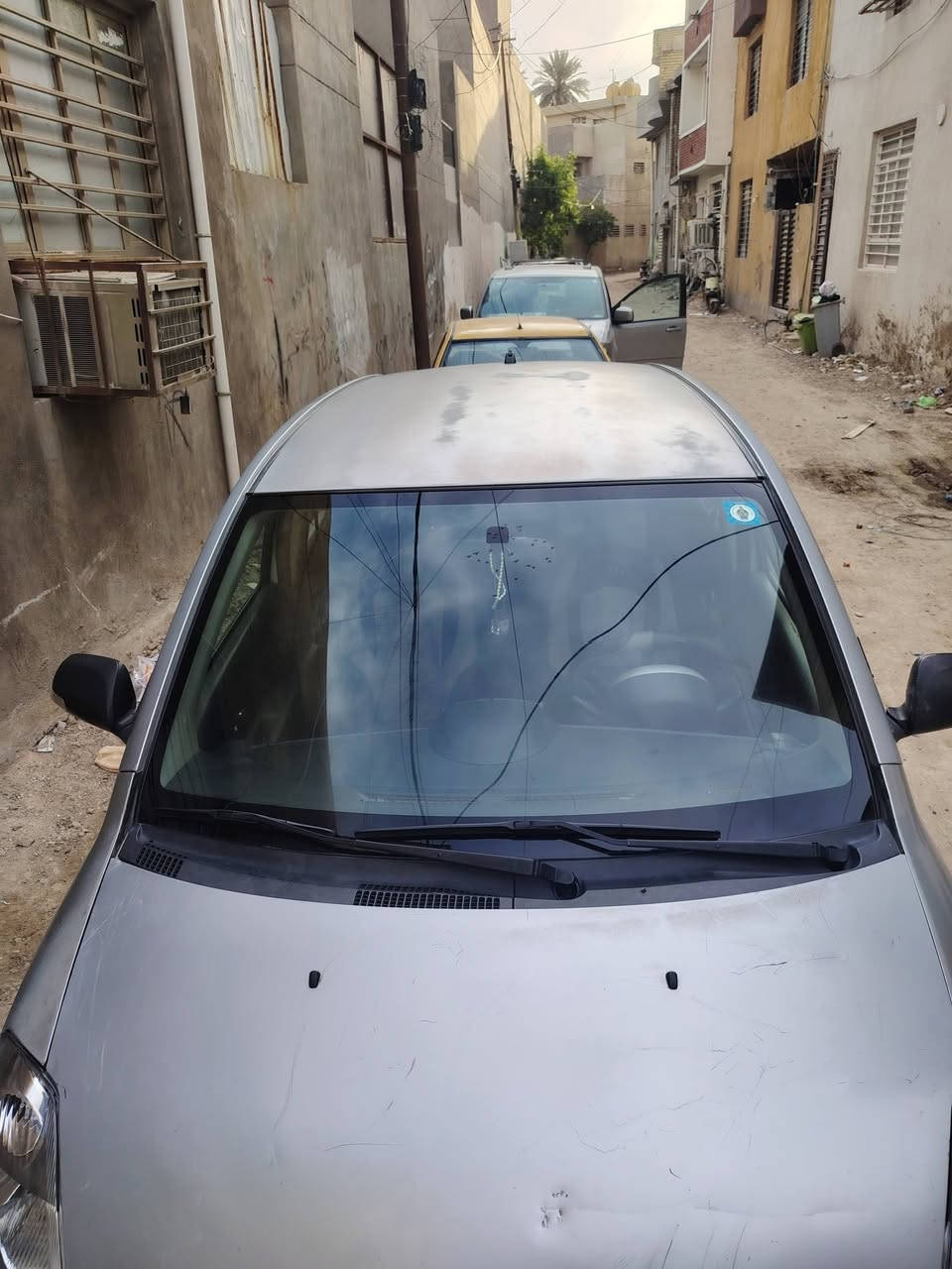 السلام عليكم سياره مال بيت ديهاستو مديل 2006 بسمي تحويل ثاني يوم مابيهه ضربه بس طخطخات بصيطه كير مكينه صدر امامي خلفي تخم تاير كله جديد مكاني بغداد رقم تليفون *********** السعر 47 وبيهه مجال
