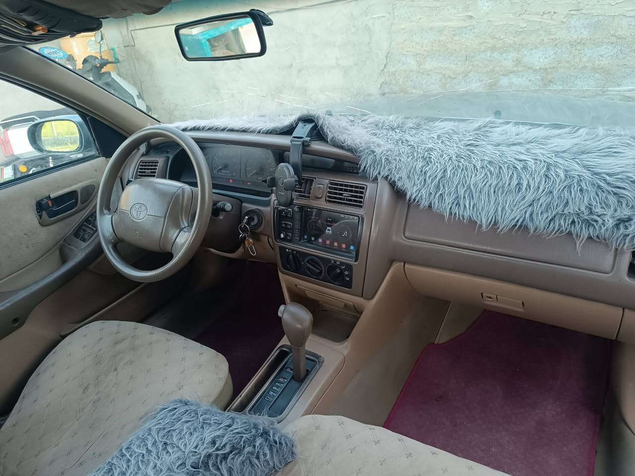 سلام عليكم للبيع تيوتا افلون موديل 96 ياباني بسمي حداديه جديدا تبديل صدر خلفي وامامي وتخم تاير جديد قبل شهر شديته شاشه وباتري ودينما جدد وكير ومكرك مكفولات ترايك اللبصره والكشر مثل مموضح بل صوره السعر 65 وبيها مجال ***********
