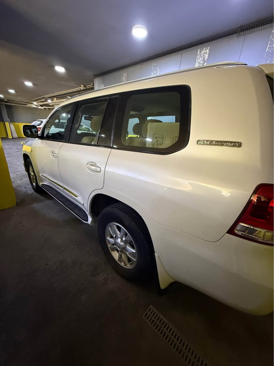 لاندكروز للبيع GXR V6 2010 رقم شمالي فتحه الموصفات المعروفه مكينه بيها صوت ابيعها عل وضعها الشراي يتصل مكان السياره المنصور السعر 26 بيها مجال للشراي للاستفسار 
*********** بغداد, العراق
