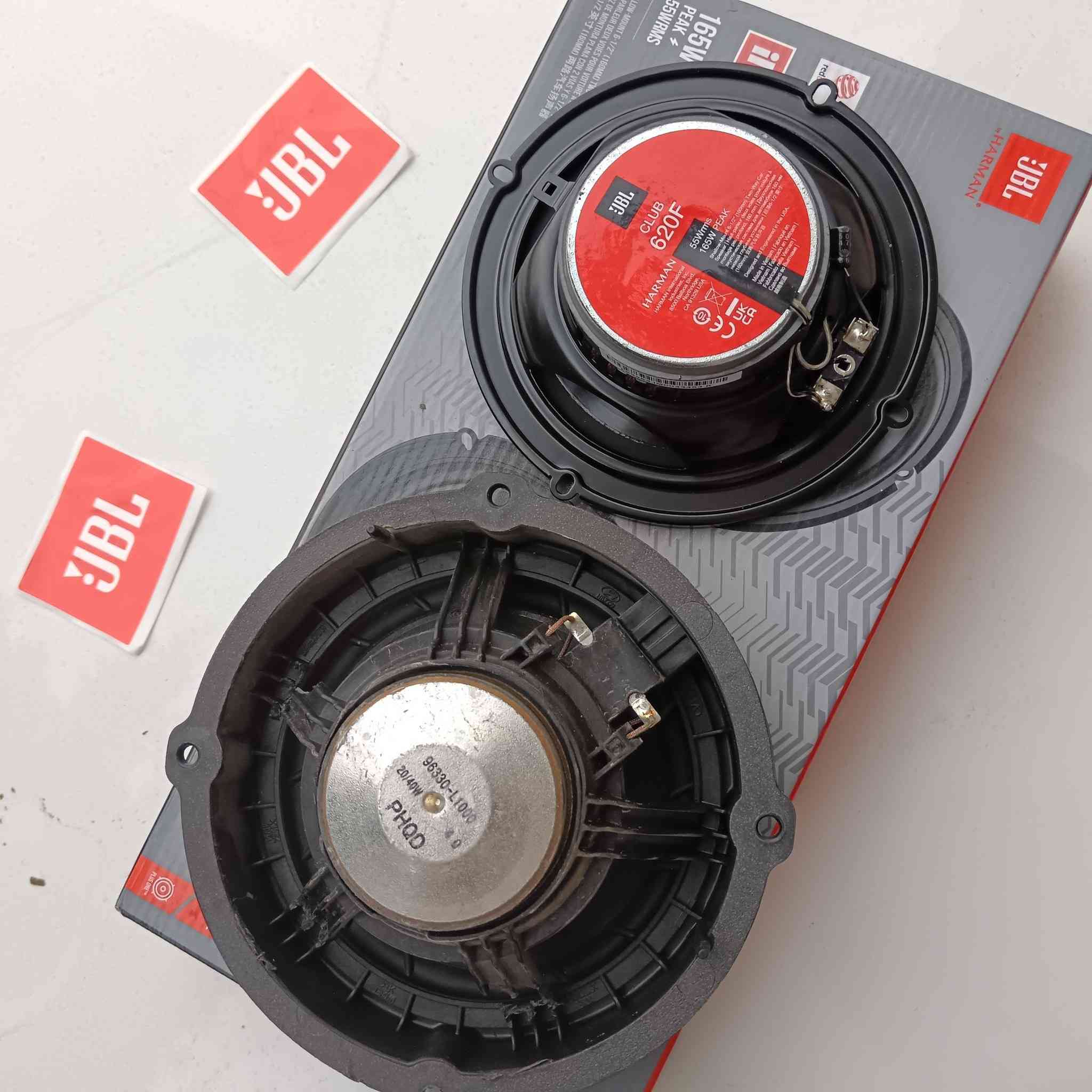 تم العمل على K5🚗🔉🔉 
تم تبديل سستم سماعات كامل من عادي إلى احترافي من الشركه 🌍 العالميه JBL الغنيه عن التعريف💣 والنتيجه واضحه من الصور والفيديو🔥 ابهرت الزبون المحترم 🫡
يوجد شد جميع السستمات🔉🔉 والسماعات والشاشات والمسجلات لجميع انواع السيارات🚗🚙🚕🏍️🛻 مع الضمان✨ 
يوجد توصيل جميع محافظات العراق التوصيل مجاني🚛
مكاني بغداد *********** حسين للصوتيات 📞📬
