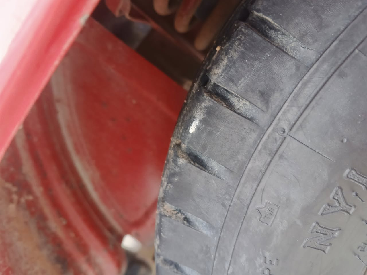 سلام عليكم تكتك 21شهر 12 محسوبه 22 بيه طخه راجعه على البارد دوس للانديه بس مرشوشه مكاني بغداد الحسينيه المعامل ***********
