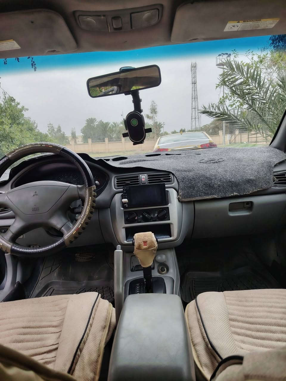 السلام عليكم كلنت 2002 رقم سليمانيه مكينه 2400 كير اوتماتيك مكفول تبريد تدفئه تخم تاير صدر امامي خلفي  جديد لغود شواصي تكم حوض مكفولات 
سياره عليه ادامه كامله كلشي بيه شغال كهربائيات كله بلاديه طخته يم جاملغ خلفي فقط سياره بيه جراد شويه بل قماره سياره مامصبوغه بلاديه 
رقم سليمانيه ارقام جديده سنويه ل 2030 بسمنه تحويل مباشر 
شاشه دمام كلشي شغال بيه مكانه ديالى المقداديه السعر 52 وبيها مجال لاستفسار ***********
