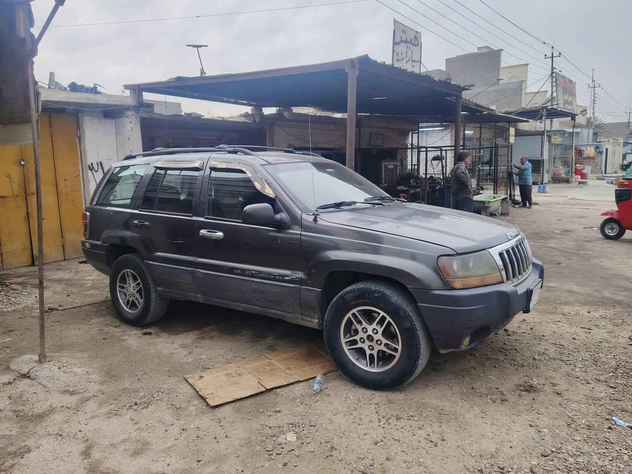 السلام عليكم
للبيع فقط
جيب شيروكي 2004

محرك 6 سلندر
حجم المحرك 4000
رقم بغداد مشروع وطني
السعر 58وبي مجال بسيط جدا
للاستفسار أكثر الاتصال على الرقم ***********
