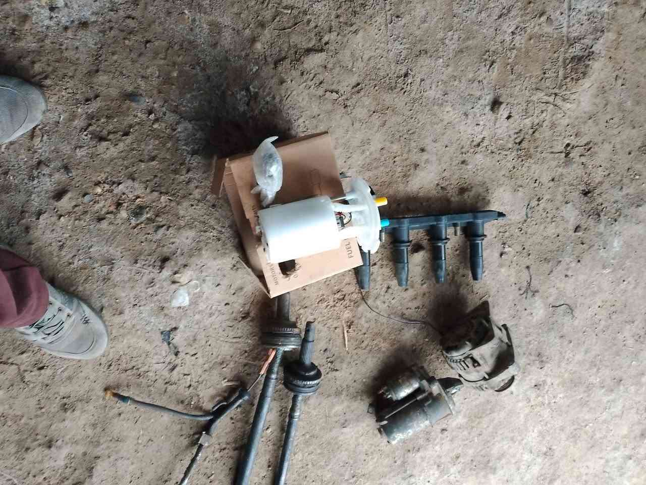 سلام عليكم 
متوفر لدينا اغراض سيارة افيو للبيع 
قاعدة فيتبام خليجي والباقي امريكي وعقل كافة انواع اغراضها للأستفسار الاتصال على 
الرقم التالي: ***********
