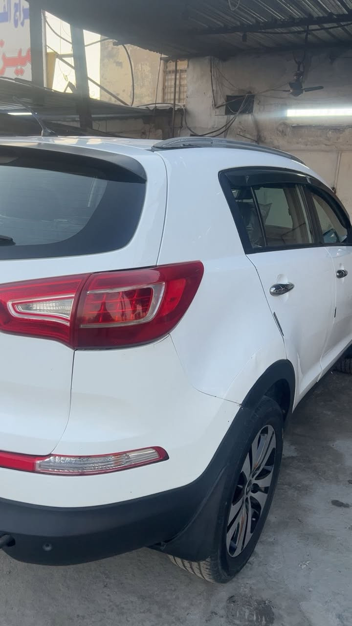 السلام عليكم
للبيع كية سبورتج موديل 2012
اربيل رقم انكليزي بسمي 
بيها بالجنطة خلفيه جوة رقم شويه صبغ 
وجملغ خلفي ورة سايق انطخ عندي وهم انصبغ 
نص موصفات 
محرك 2000
كير محرك تبريد كهربائيات كلها شغالة
مكاني بغداد حي عامل
السعر 143 
***********
