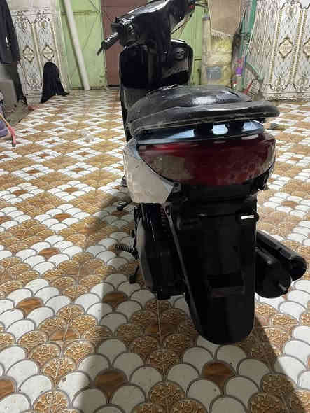 سلام عليكم بريس للبيع او مراوس بكامكو  دراجه كامله مابيها نقص فقط سلف سعرها 350 وبيها مجال لشراي خاص موجود اتصال موجود ***********
