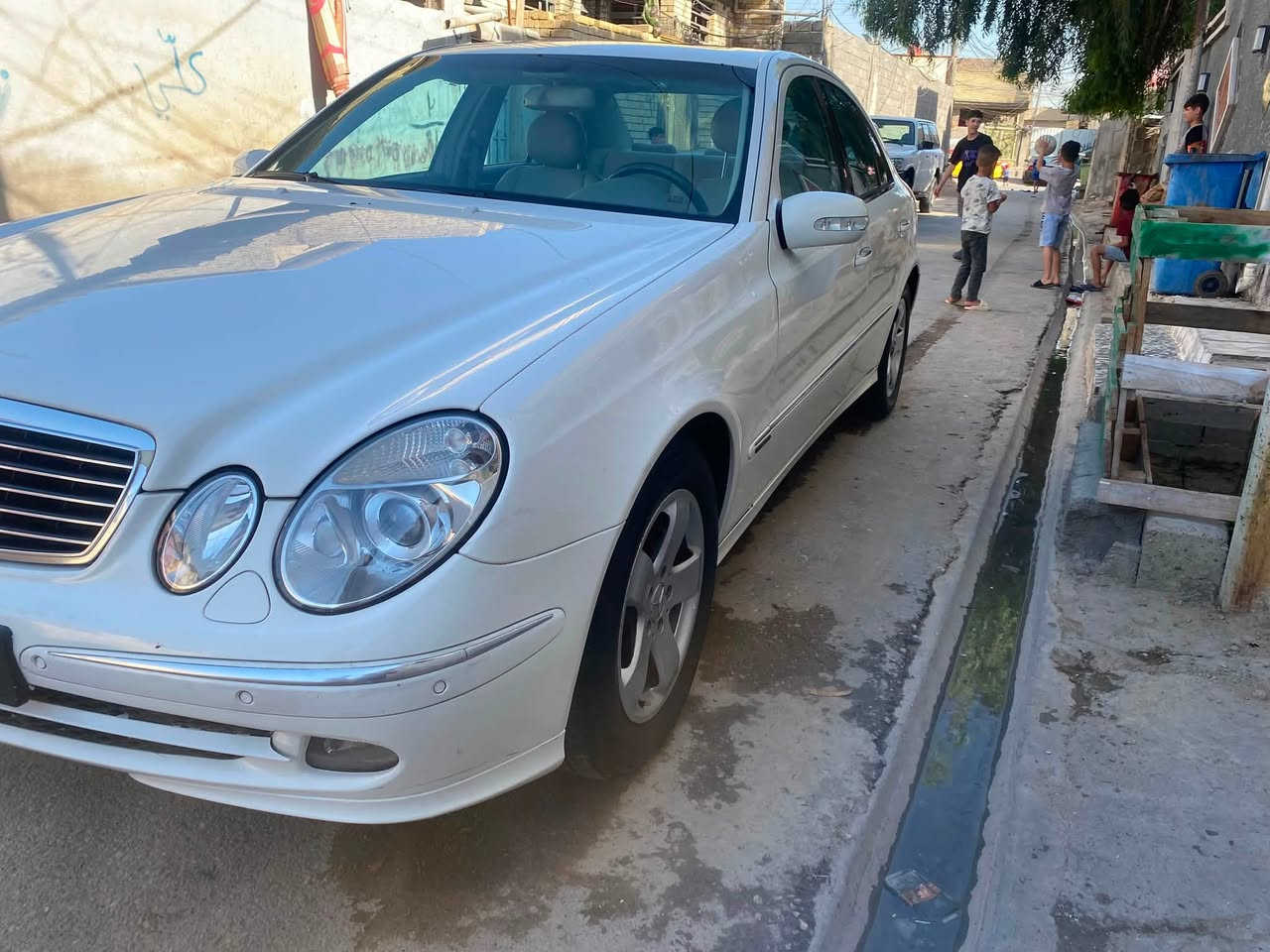 سلام عليكم مارسيدس w211 موديل 2007
مبدل جاملغ صفحت السايق والبنيد بدون دواخل 

گير ومكينة مكفولات تبريد ثلج 🧊 

كهربائيات كلها شغالة بدون نقص 

تخم تايرات جديد 

صدر امامي وخلفي جديد

السعر المطلوب(130$) وقابل للتفاوض

السيارة بأسمي تحويل ثاني يوم 

المكان بغداد مدينة الصدر 

***********
