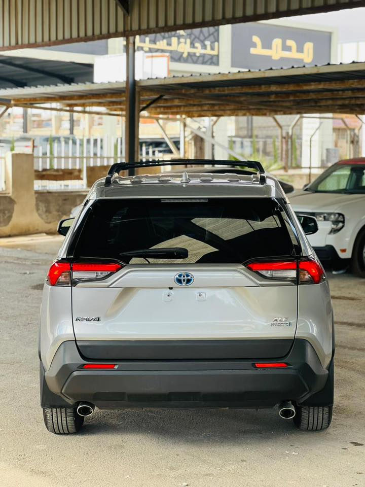 راف فور هايبرد 2024 بريميم
سياره حادثه بيهة حرك يم علبة فيوزات داخليه اثر جهاز تعقب وما ماشي الحرك يعني حته ستيرن مابي شي ولا عداد 
بدلت دشبول كامل و سقفيه كله اصلي فتح من سياره
 جديده ماشيه 19 الف 
سياره ما ناقصه ابره موجود بل عراق بعدهة ما مرقمه راح تترقم بغداد انشاء الله
سعر مطلوب 24 الف دولار قابل للتفاوض 
للاستفسار *********** واتساب فقط
