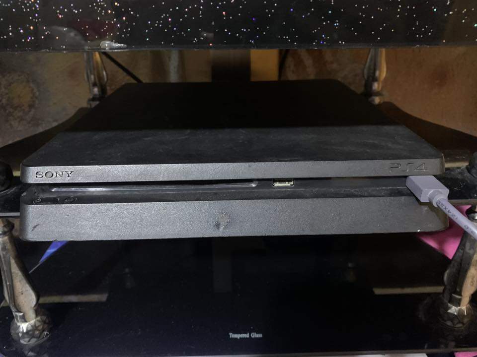 السلام عليكم
بلي 4 سلم مهكر مهكر 

افضل تهكير 6.72 

اقدم وافضل تهكير 

نص تيرا 500 

يحتوي على جوستك عدد 2 

اصلي وتجاري 

جهاز لوك ستيكر غير مفتوح ولا داخل صيانه 

يحتوي على 5 العاب 

بيس 2026 

سبايدر مان مايلز عربيه 

دلايفر 

رد ديد 2 عربيه 

انشارتد 4 عربيه 

وبعد بي مجال تنزل العاب 

غراض كلهه كامله 

كارتون موجود 

بس شد والعب 

السعر 290 الف 

بغداد مدينة آلصدر 

توصيل ماكو اسف


**إذا كنت صاحب هذا الإعلان وتريد حذفه لأي سبب، رجاءا أرسل رسالة إلى الدعم الفني**