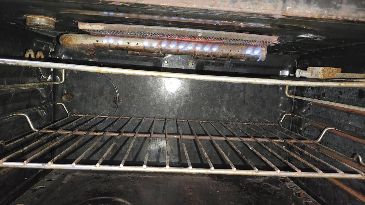 للبيع. ،،، طباخ اربع عيون الفرن شغال السعر 90 الف  للستفسار الاتصال      ***********
