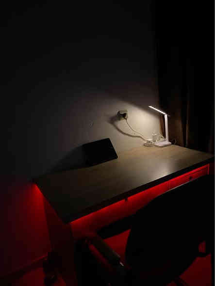 مكتب دراسي للبيع 
الحجم : الطول متر ونص.   العرض نص متر 
الملحقات :كرسي 
هديه : تيب لانك ضوء 
ملحقات: نشره داخلي بلون لاحمر 
استخدام موسم دراسي نضيف 90%
العنوان : ميسان (العماره) العرضات
السعر : 225 الف 
رقم الهاتف : ***********
متوفر واتسات عمارة
