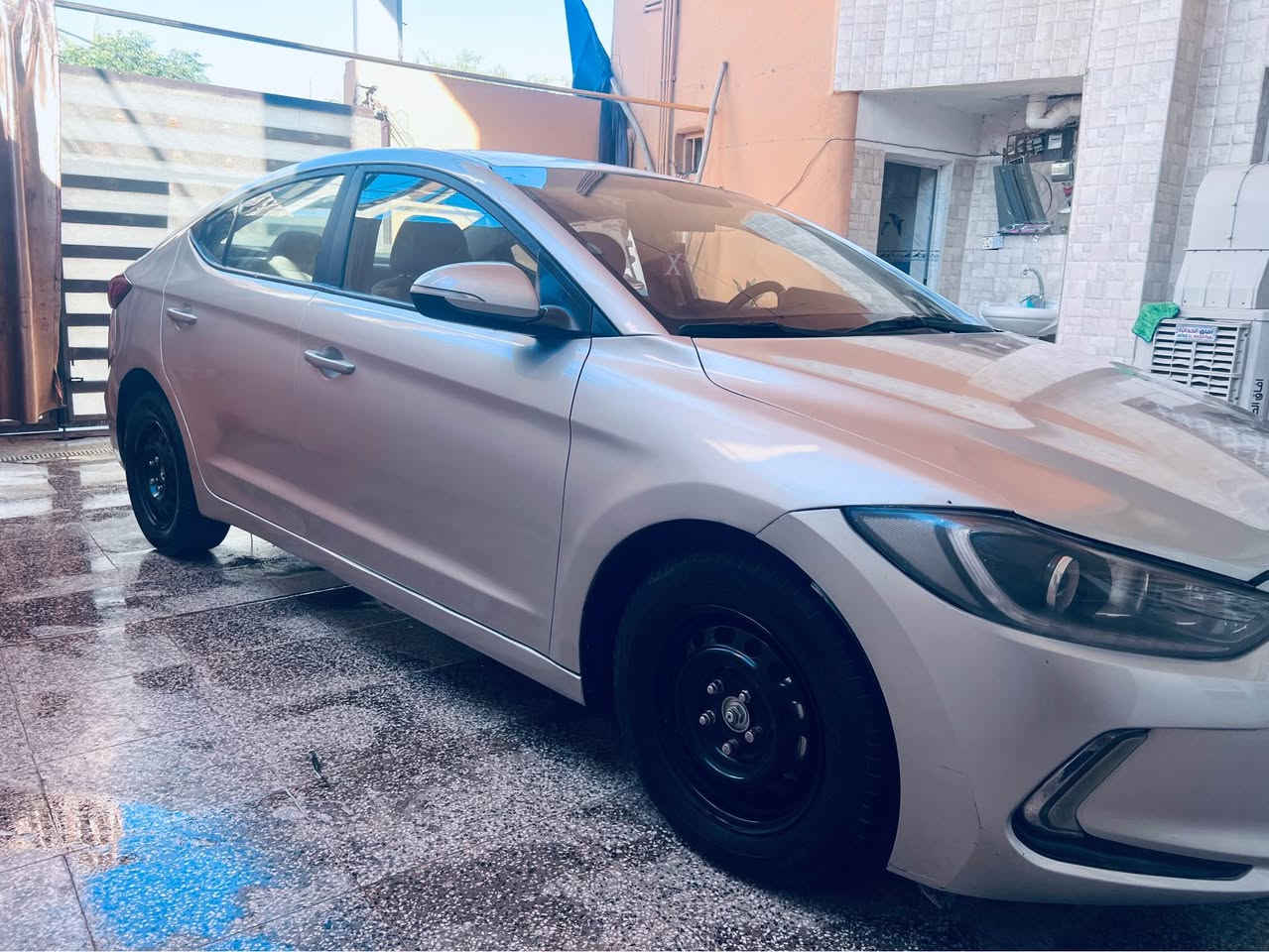 انتره خليجي موديل 17 محرك2000 
سياره بيه حزام صبغ بدون ضربه قويه وبيه حالوب سياره محرك 2000 كير ومحرك وحداديه مكفولات تبريد ثلج 
تخم تاير جديد رقم اربيل تريد وكاله تريد تحويل سياره جاهزه الف مذب عليه سعرها مناسب 88 من الاخير 
مكاني نجف الاشرف *********** النجف, العراق
