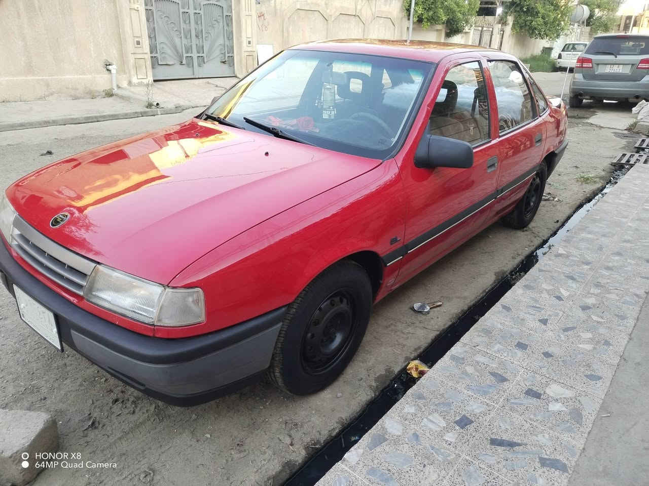 فكترا موديل ٩١ حجم ١٦.بلاصبغ بس بوند مرشوش. وصندوك. وباب وره.. سياره جديده بلا طخه.. داخل طخم وايرمينه. كلو شغال.. رقم نينوئ سنويه عضم موصاقطه. شرط تحويل. بيها أثر    حصوتين. خفيف بل سقف.....  السعر. ٤٣ وبيها مجال... ***********.... ***********
