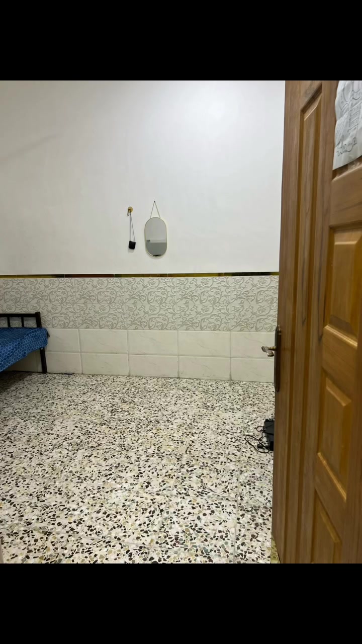 بيت 50 متر قاطين شارع خوله بناء حديث 3 غرف نوم وصاله ومطبخ وملحقاته وسطحين نقص البيت واجها فقط لاتصال او واتساب او الخاص ***********

